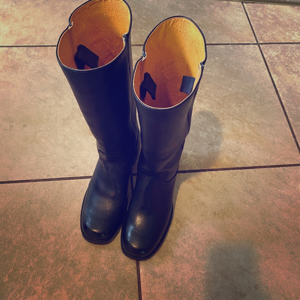 Frye Black leather boots size 9M